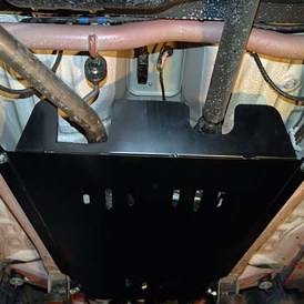 Unterfahrschutz Getriebe und Verteilergetriebe 2mm Stahl Suzuki Jimny 2005 bis 2018 5.jpg